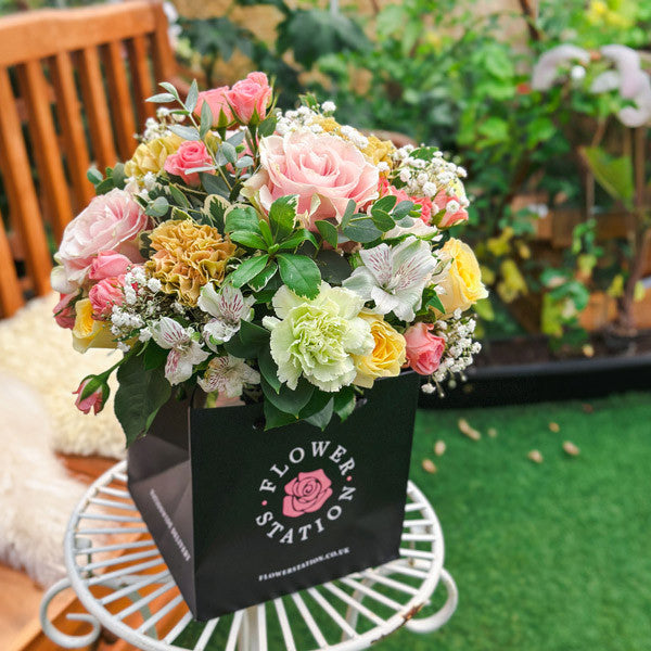 Blushing Spring Joy - 春禧獻瑞