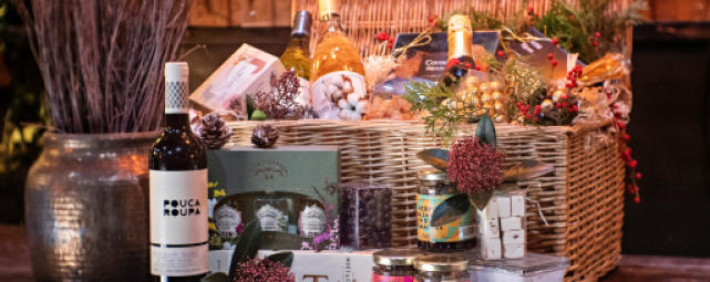 Gift Sets & Bundles
