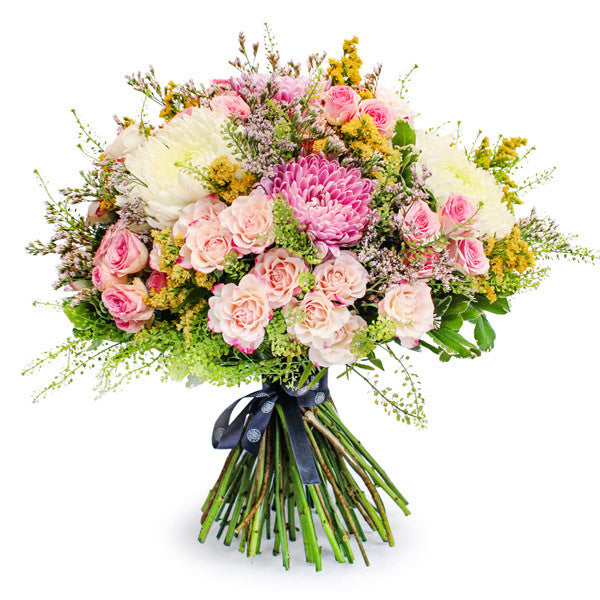 Отпразднуйте выпуск с цветочной станцией! 3 Розовые и белые хризантемы, нежные розы брызг